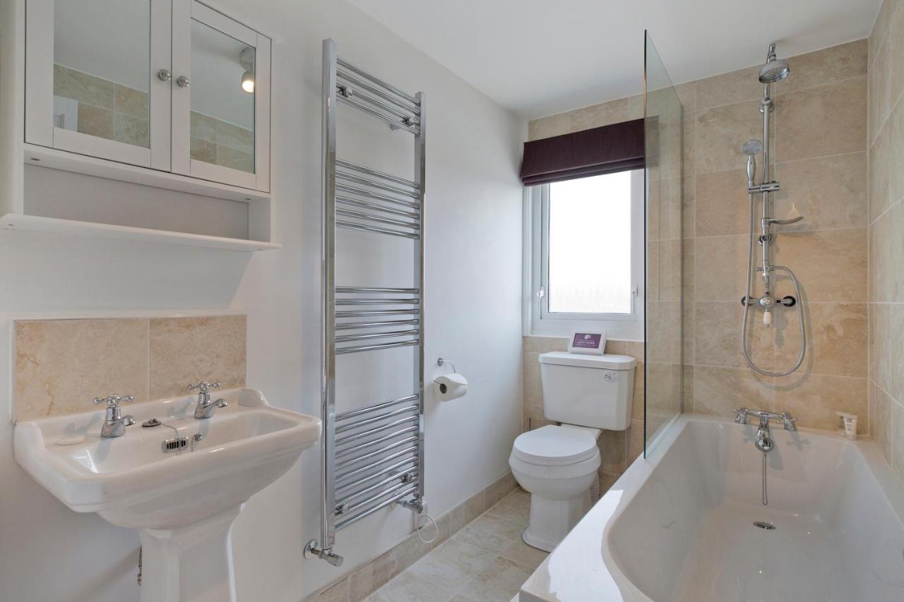 Holiday home Off-street Parking Lower Rates For Longer Lets *