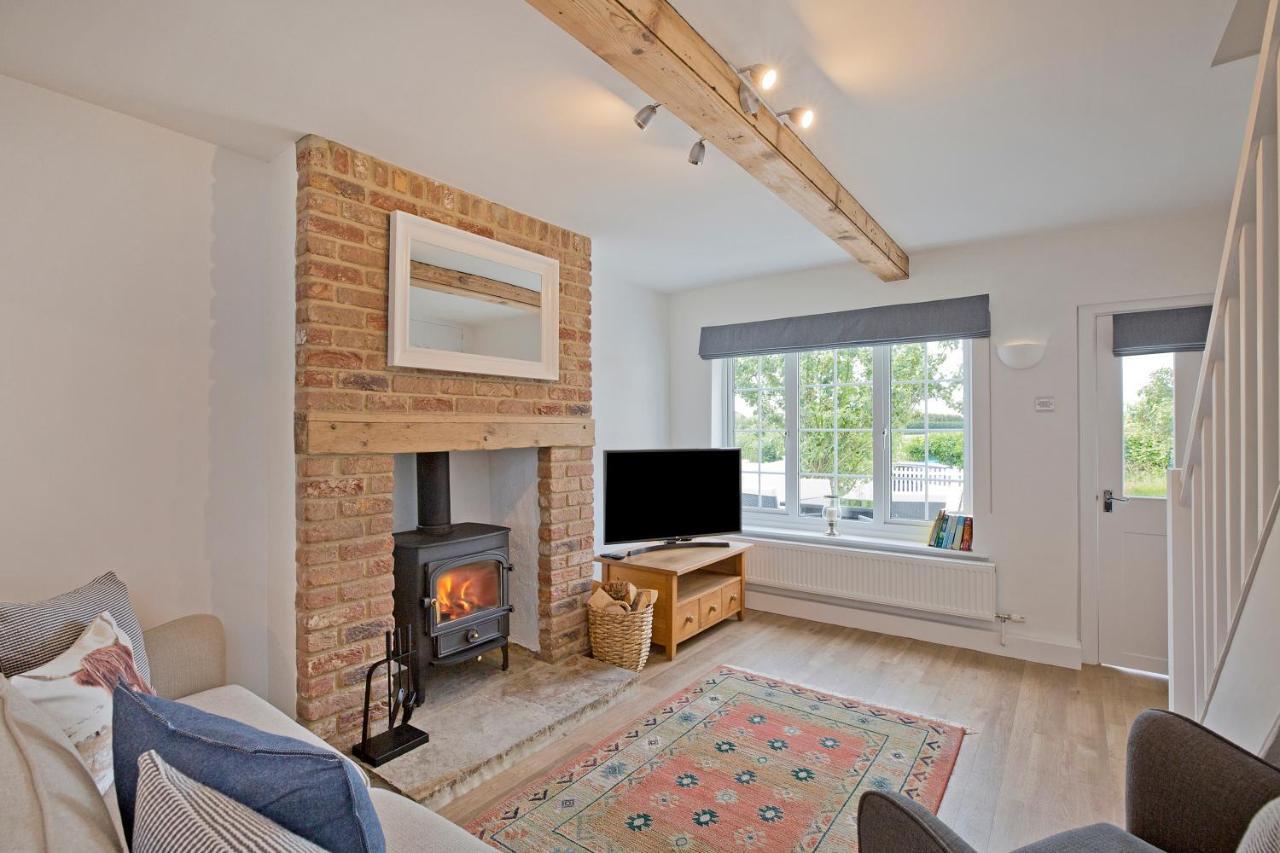 Off-street Parking Lower Rates For Longer Lets Holiday home *